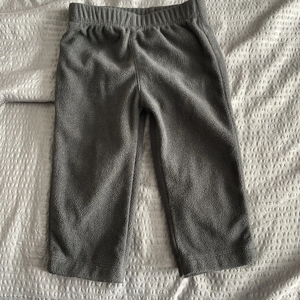 2 Pairs Carters 9M pants unisex